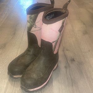 Muck boots